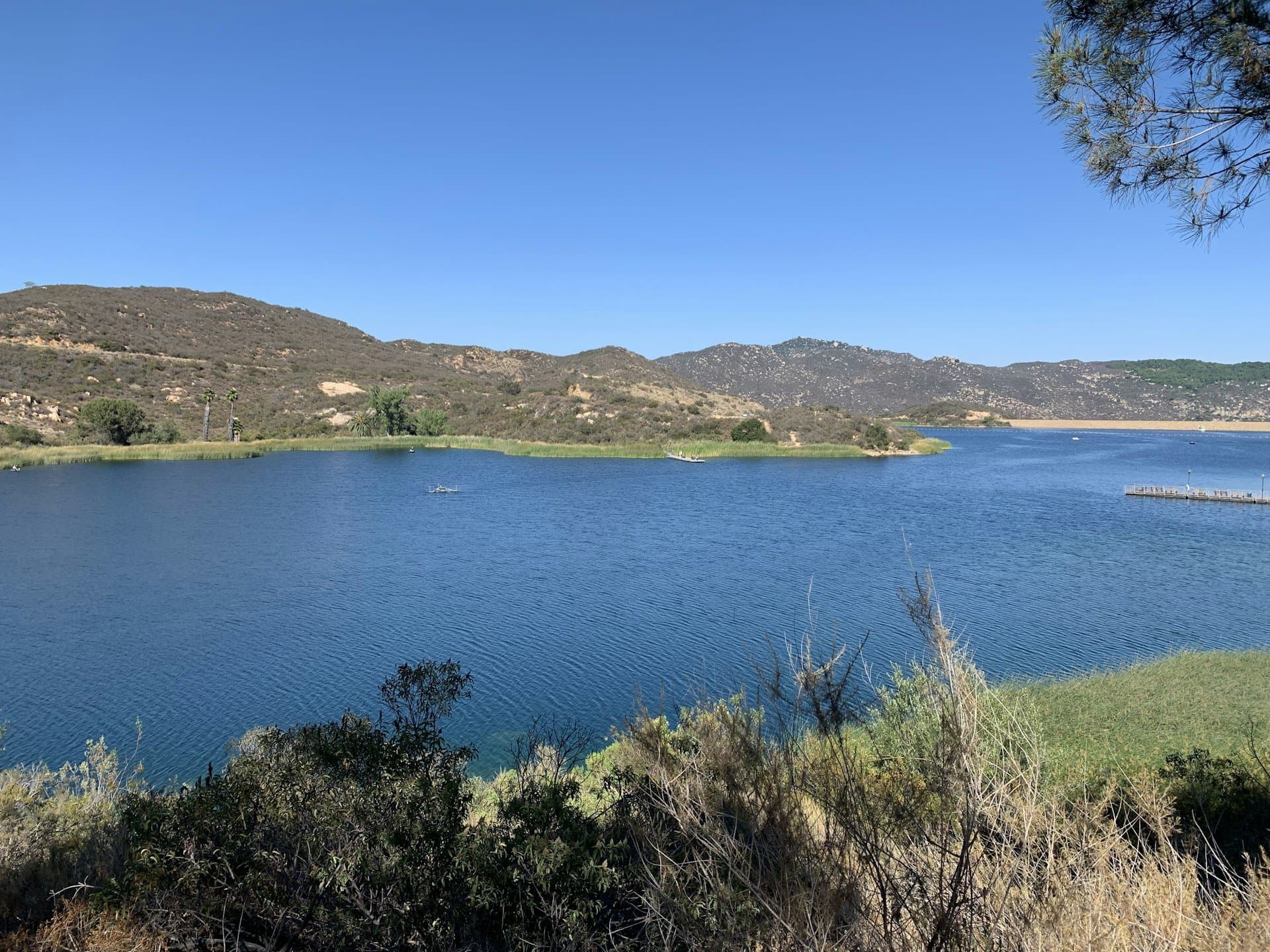 The lake and hills at Kit Carson Park in Escondido